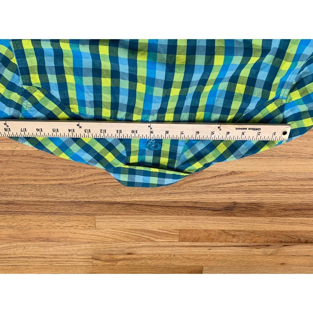 Mountain Hardwear Men's M Plaid Short Sleeve Button Down Shirt Blue Green